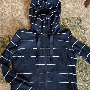 Lululemon jacket size small